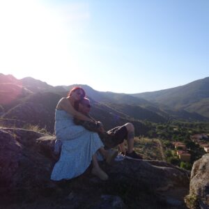 “ O amor não sofre e não faz sofrer, não força a barra e se for preciso insistir - o amor já não estará mais neste lugar.” 